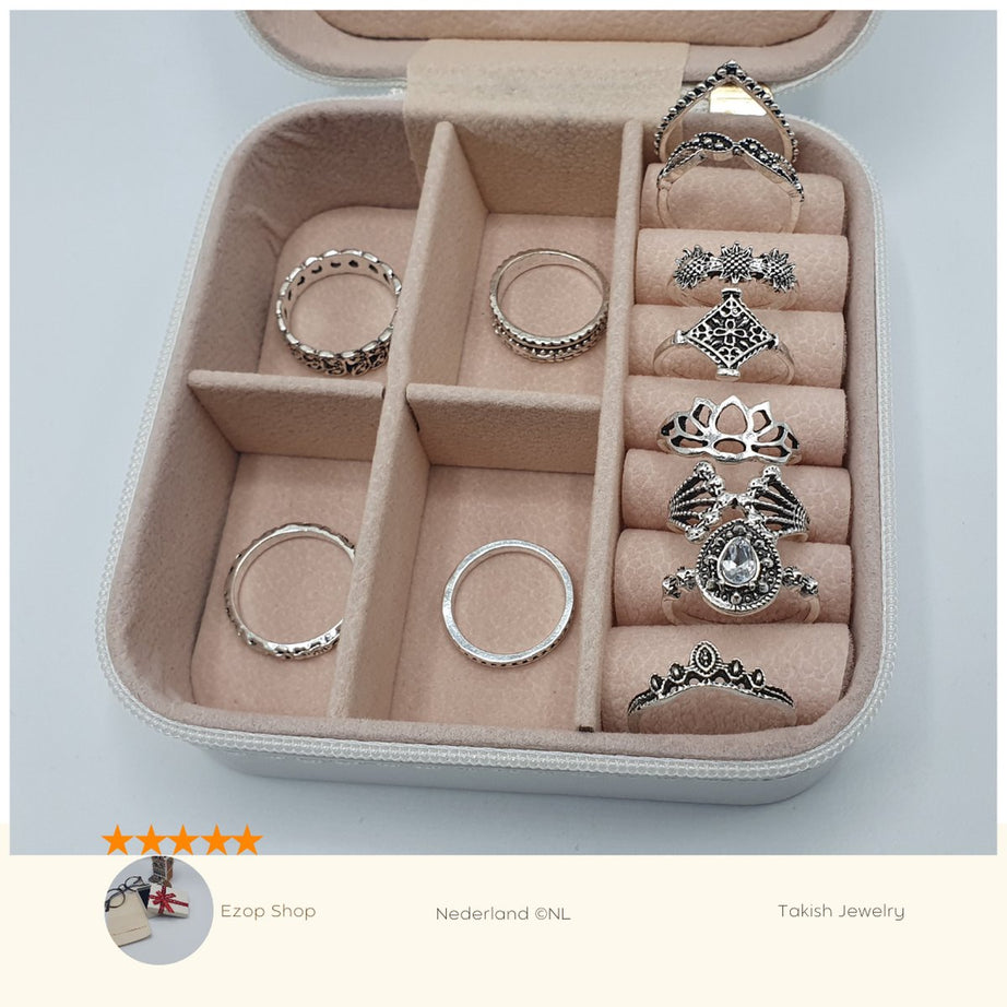 15-delige Bohemian Ringenset, Takish Jewelry Lederen Reisjuwelendoosje - Stijlvol Georganiseerd, Compacte Sieradenopbergbox, Wit, Inclusief Zilveren Zwarte Witte Ringen, Rhinestones, Geometrische Patronen, Perfect Cadeau