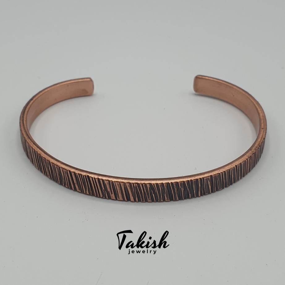 100%Handgemaakte Koperen Armband voor Positieve Energie - Verstelbaar, Therapeutisch, Minimalistisch Ontwerp, Fijn Gegraveerd, Warm Roodbruin, Ontwikkelt Patina, Unisex, Stijlvol & Elegant,  Lengte: 17cm, Dikte: 7mm, Gewicht: 20g